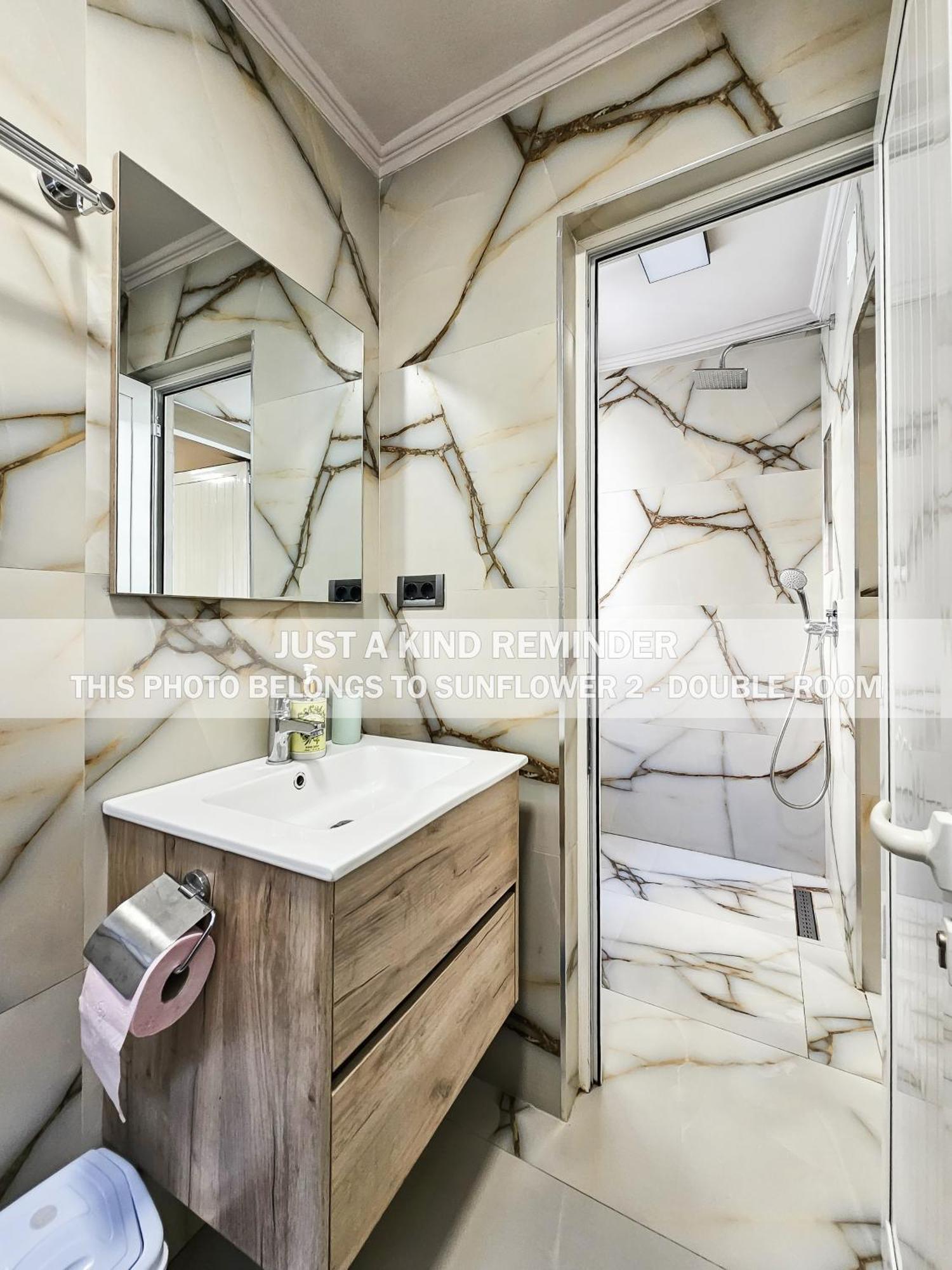 Sunflower Rooms Τίρανα Εξωτερικό φωτογραφία