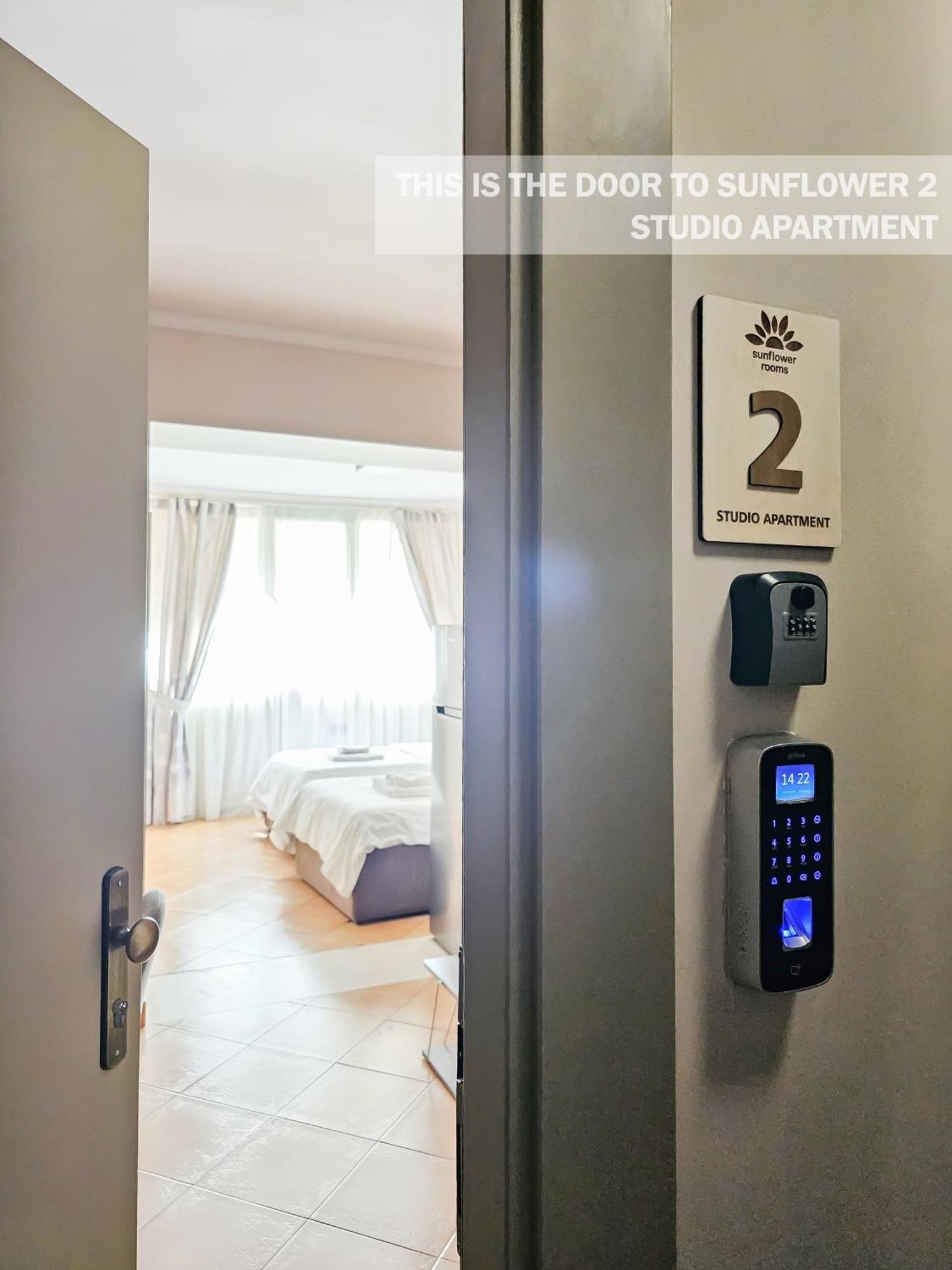 Sunflower Rooms Τίρανα Εξωτερικό φωτογραφία